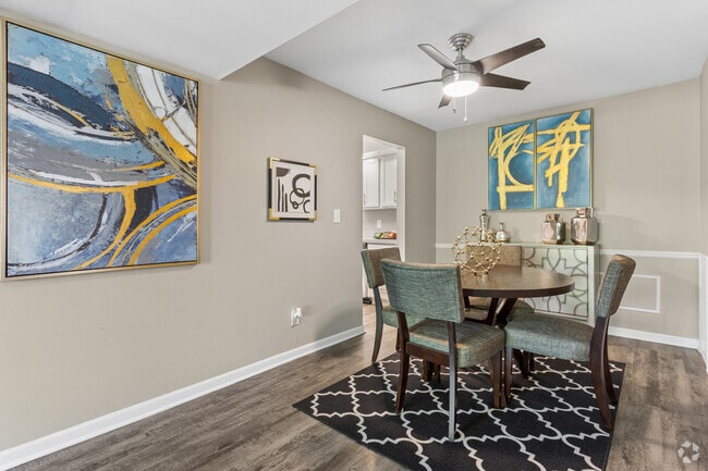 2BR, 1BA - 900SF - Dining Room