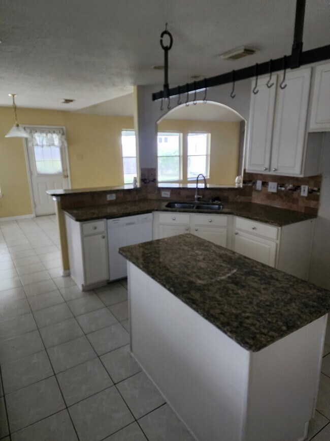 Photo - 2314 Hannover Way