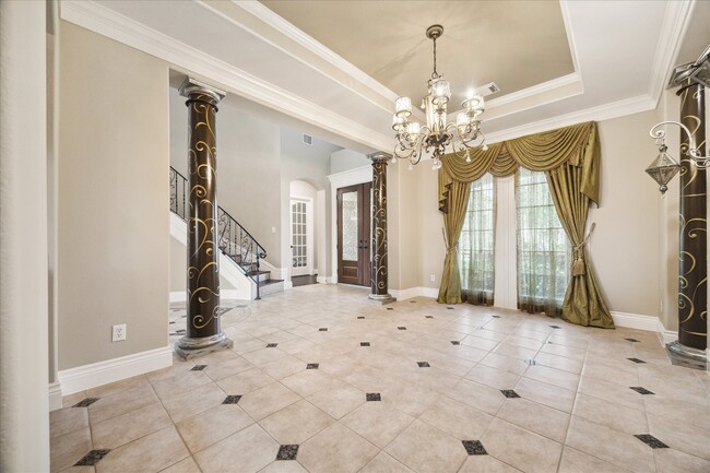 Photo - 5402 Oakville Ct