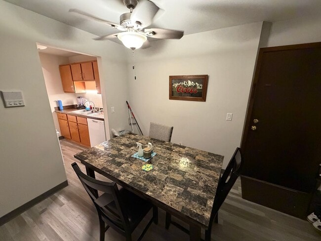 Photo - Riverwood Apartments
