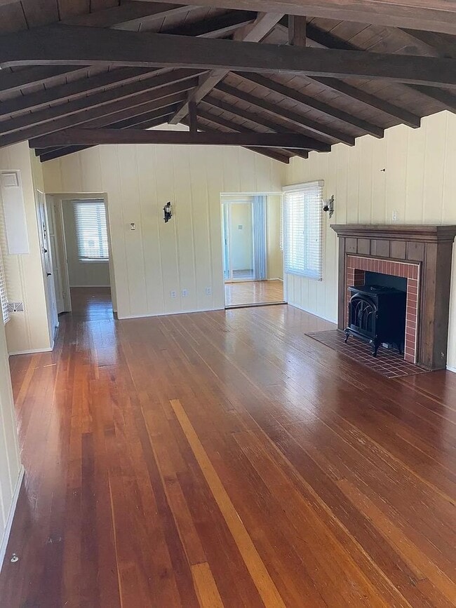 Building Photo - Spacious Studio aand 1-bedroom Apartments in Mission Hills – Prime Location! Unit 1626 A