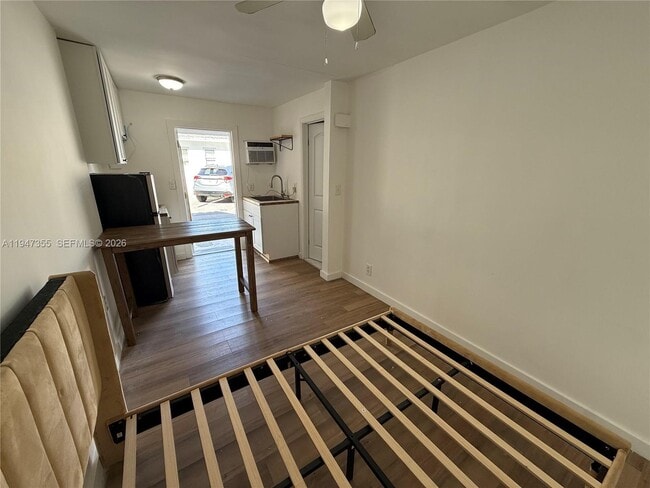 Photo - 1725 Hayes St Unit 4