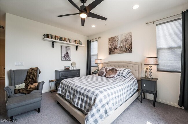 Photo - 128 Kimberlite Dr