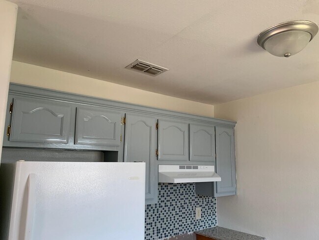 Photo - 1001 Lexington Cir