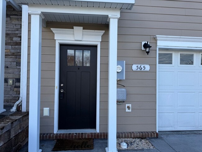 Photo - Beautiful Townhome in Spring Oaks!