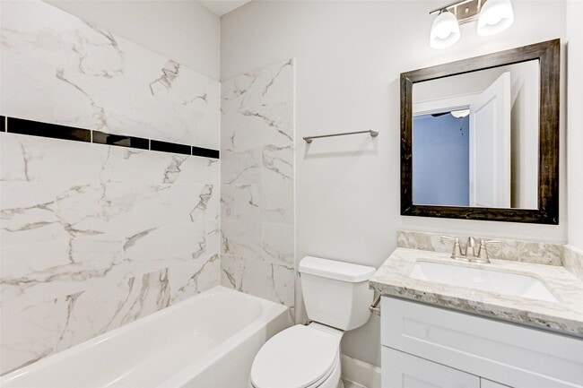 Photo - 705 Link Rd