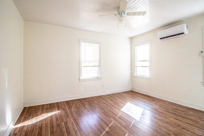 Building Photo - 114 Avenue V Rental