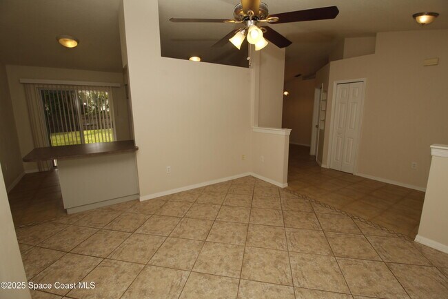 Photo - 618 Sturbridge Terrace SE