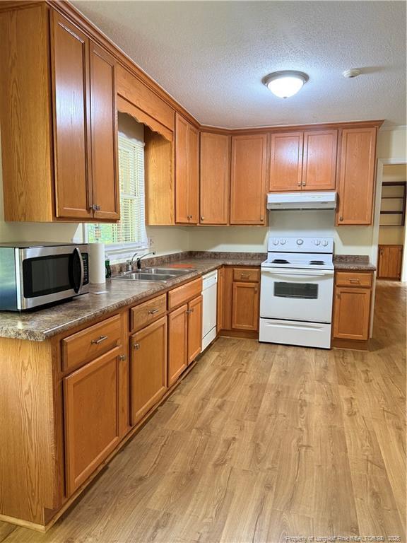 Photo - 425 Dunmore Rd