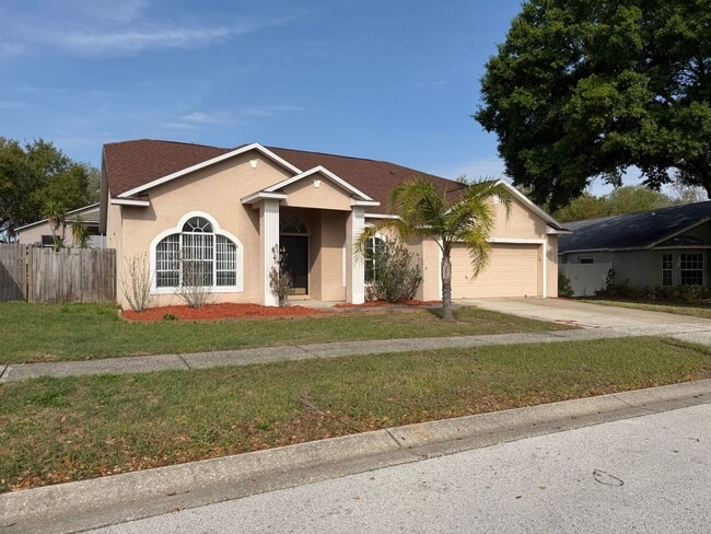 Building Photo - MOVE IN MARCH 15TH!      4 Bedroom Valrico home with no carpet and a fenced yard