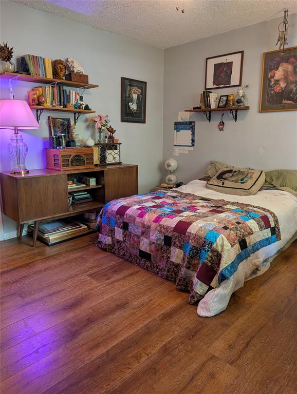 Building Photo - 3119 Tom Green St Unit 2