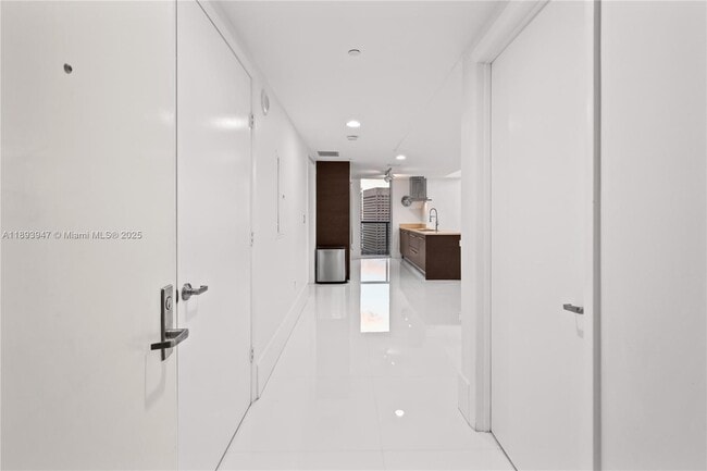 Photo - 495 Brickell Ave Unit 3502