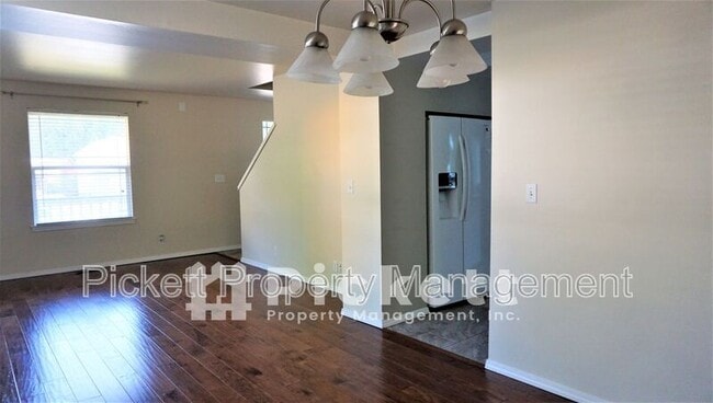 Photo - 7283 Creek Wood Pl NE