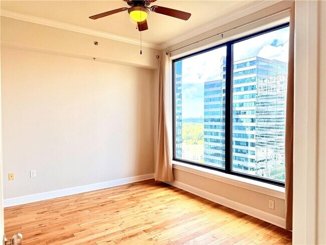 3445 Stratford Rd NE Unit 2106