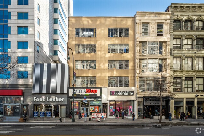 Exterior - 30-32 E 14th St Apartments