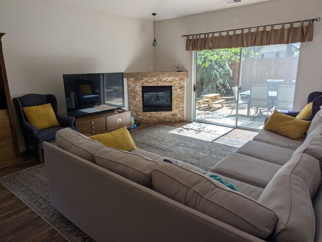 Photo - COMING SOON in August! Furnished Townhome in Boulder Pointe with All Utilities included - 3 bedro...