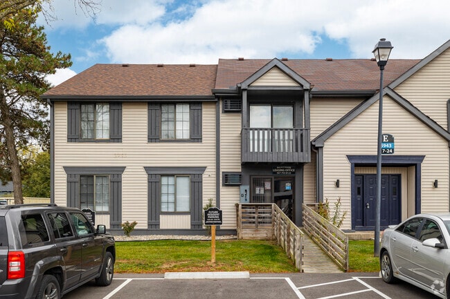 Oficina de arrendamiento - Walnut Woods Apartments