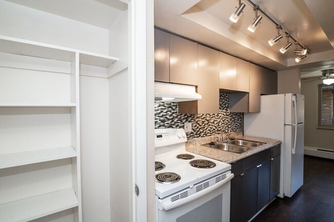 Building Photo - 809 N Dexter St Unit 303