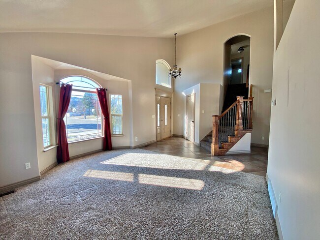 Photo - 2410 E View Dr