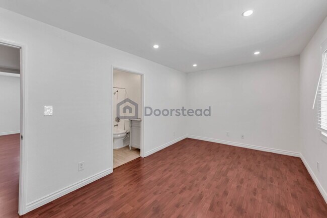 Photo - 405 Pioneer Dr Unit 10