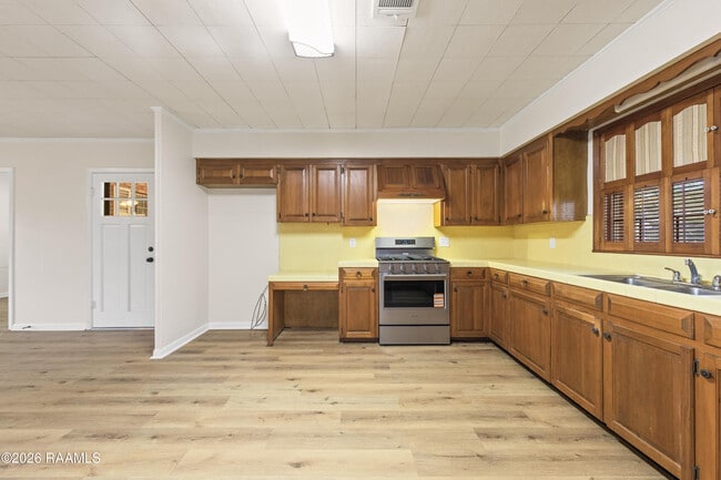 Photo - 240 N College Rd