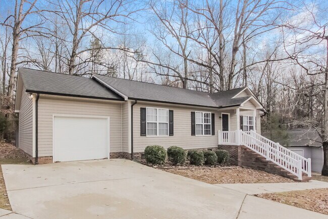 233 Candle Ct NW