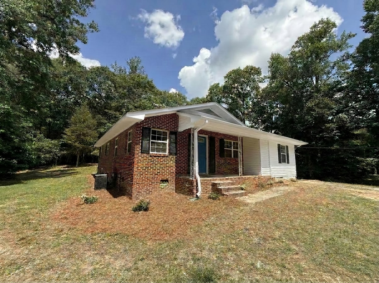 Beautifully Renovated 4BR Home on 2.5 Private Acres in Banks County - Beautifully Renovated 4BR Home on 2.5 Private Acres in Banks County