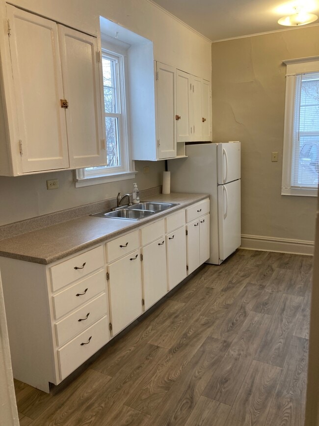 Building Photo - 403 3rd Ave NW Unit #5 Rental