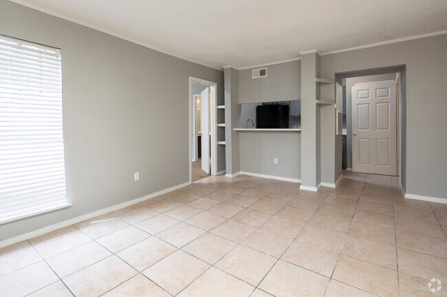 2 beds, 2 baths, 905 sq ft Classic