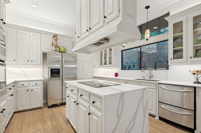 Photo - 6908 Hill Park Dr
