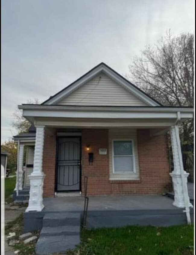 Building Photo - 3810 Vermont Ave Unit 1