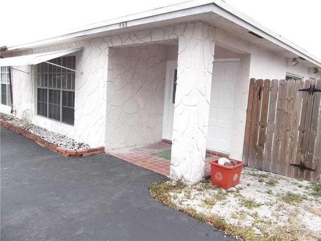 Building Photo - 433 SW 61st Terrace Rental