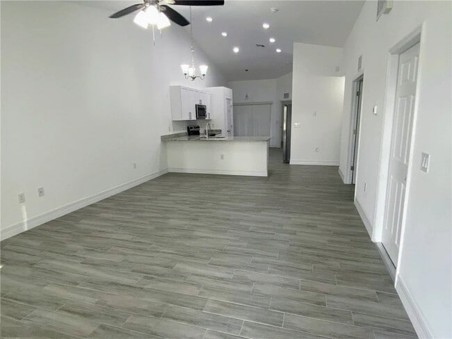 Photo - 5010 Locke Ln