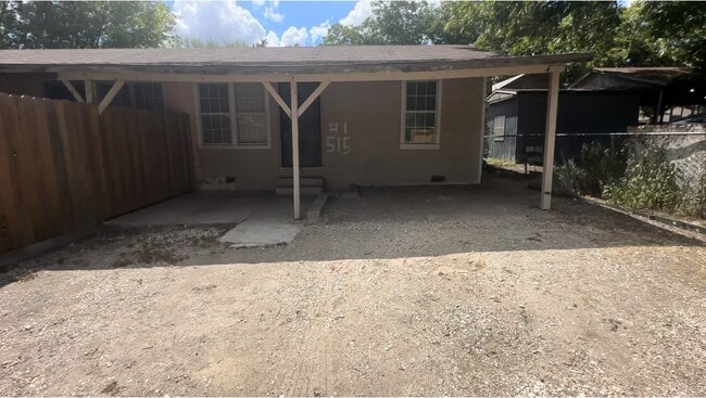 Photo - 515 Margil St