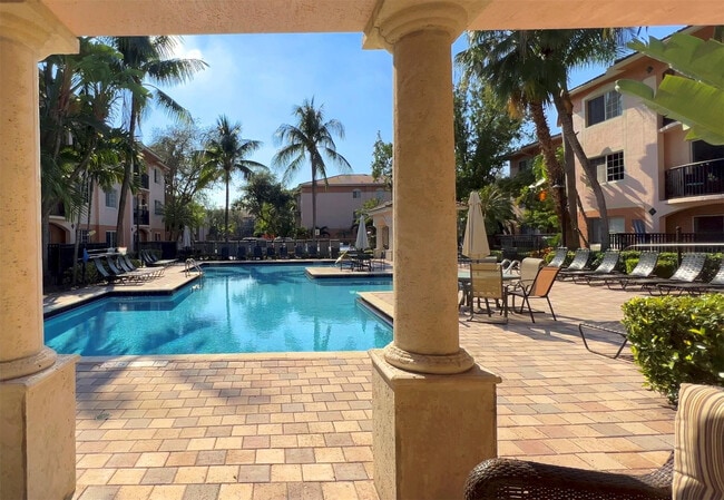 Photo - 2005 SE 10th Ave Unit 419