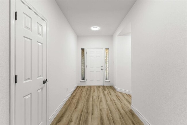 Photo - 1508 Lochaline Loop