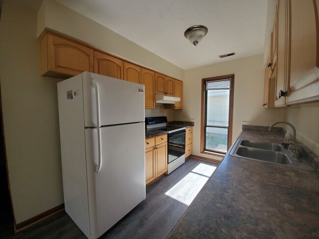 Photo - 545 Auburndale Ln
