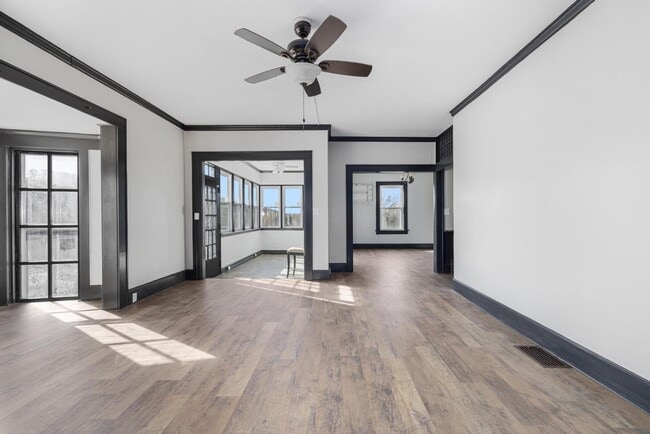 Photo - 3800 Memorial Blvd