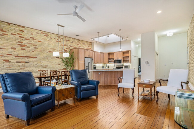 Photo - 32 E 8th St Unit 32 E 8th Street Apartment