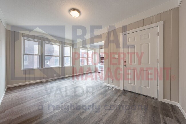 Photo - 1930 Coltman Rd Unit #1