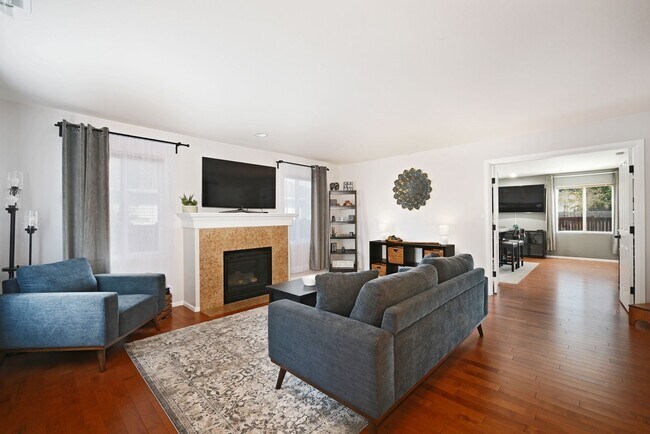 Photo - Amazing Home in Orting!!