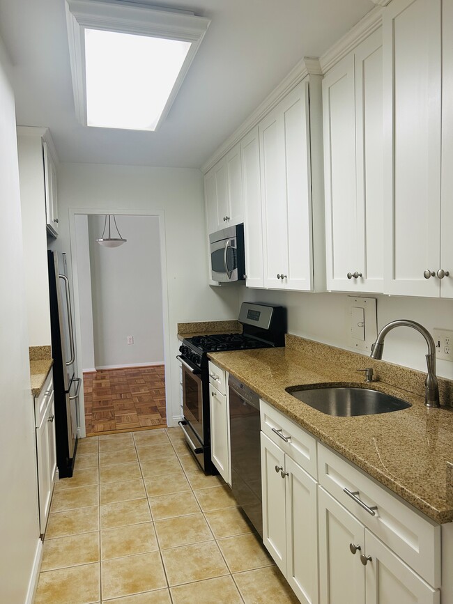 Photo - 4000 Tunlaw Rd NW Unit 312