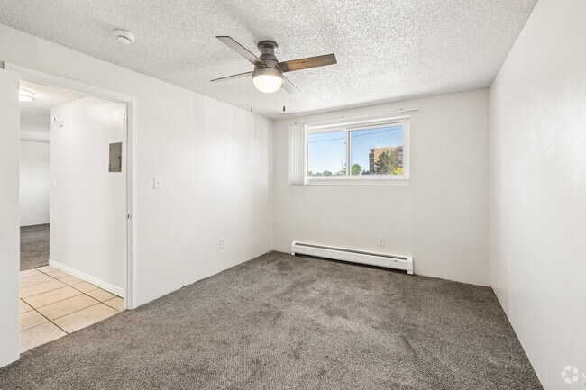 1BR, 1BA - 583SF - Bedroom