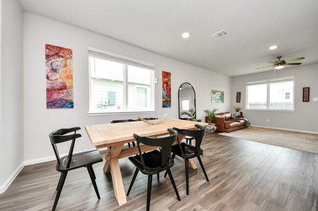 Building Photo - 2473 Carp Dr