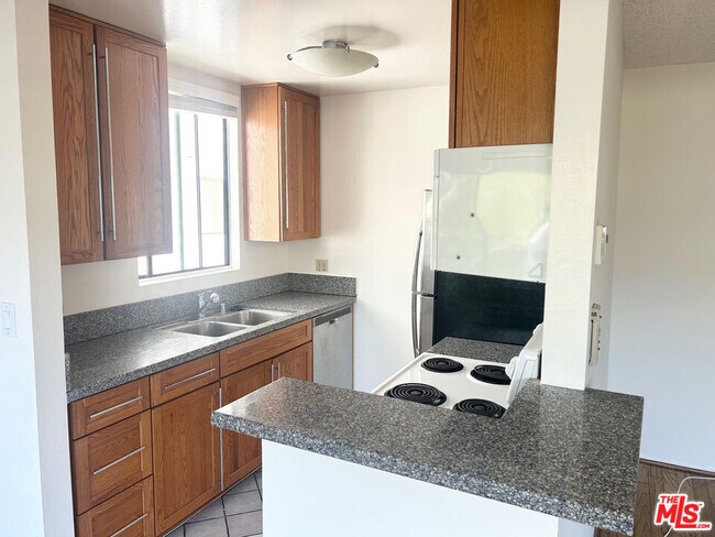 11743 Darlington Ave Unit 9