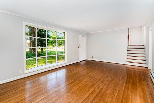 Photo - Affordable in Oak Hill/Green Hills - Now Available!