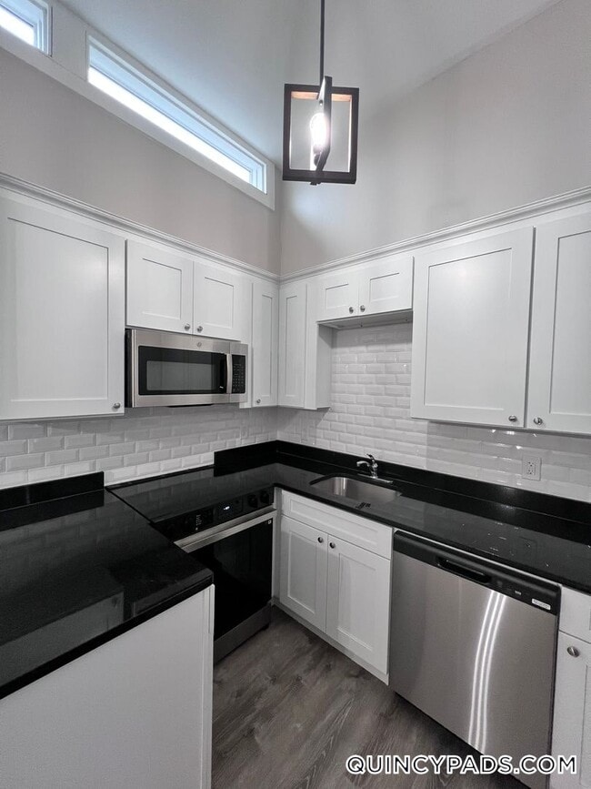 Building Photo - 81 Presidential Dr Rental