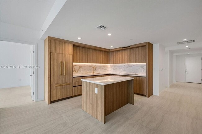 Photo - 77 SE 5th St