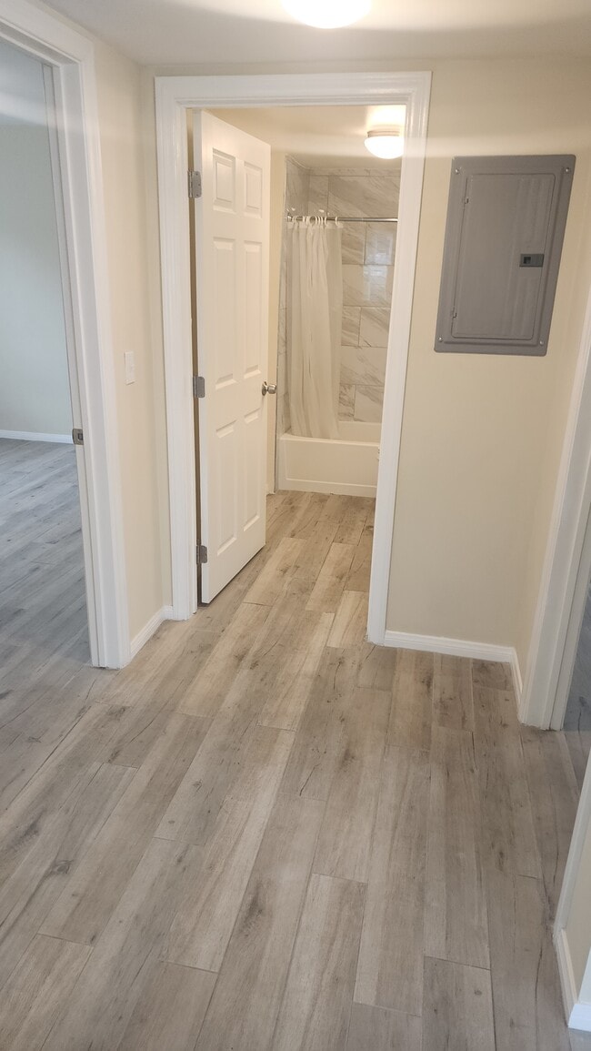 Photo - 1043 W 107th St Unidad 107th