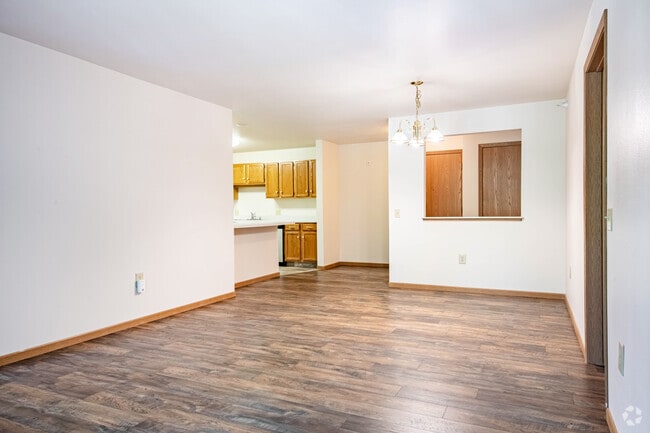 2BR, 2BA - 1087SF - Living Room